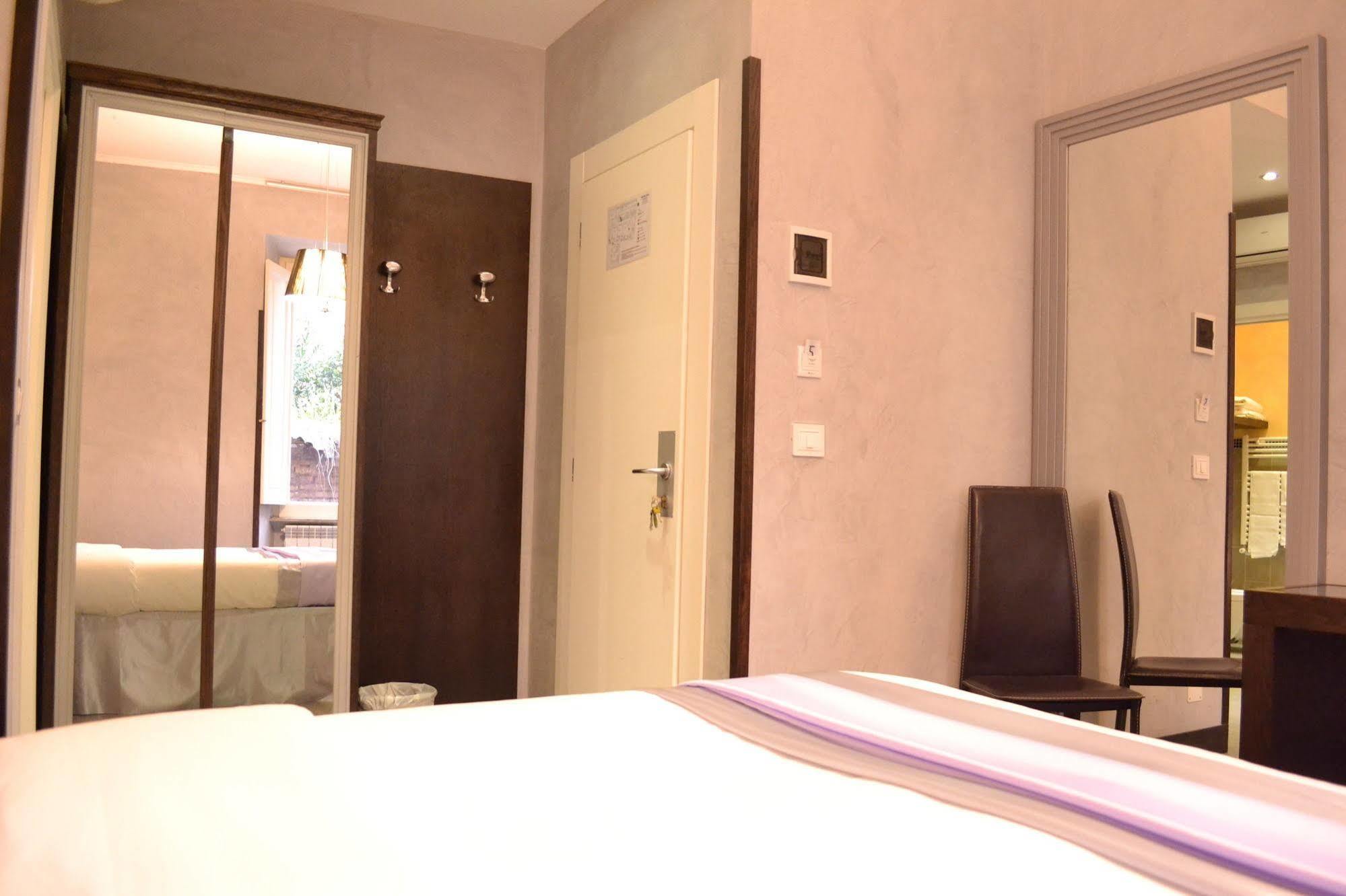 Tiburtina House 호텔 로마 외부 사진